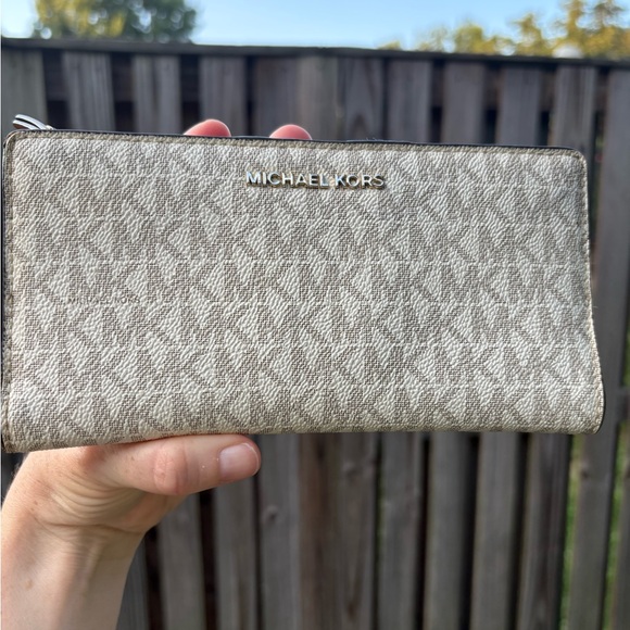 Michael Kors Signature Logo Long Wallet - Picture 1 of 8
